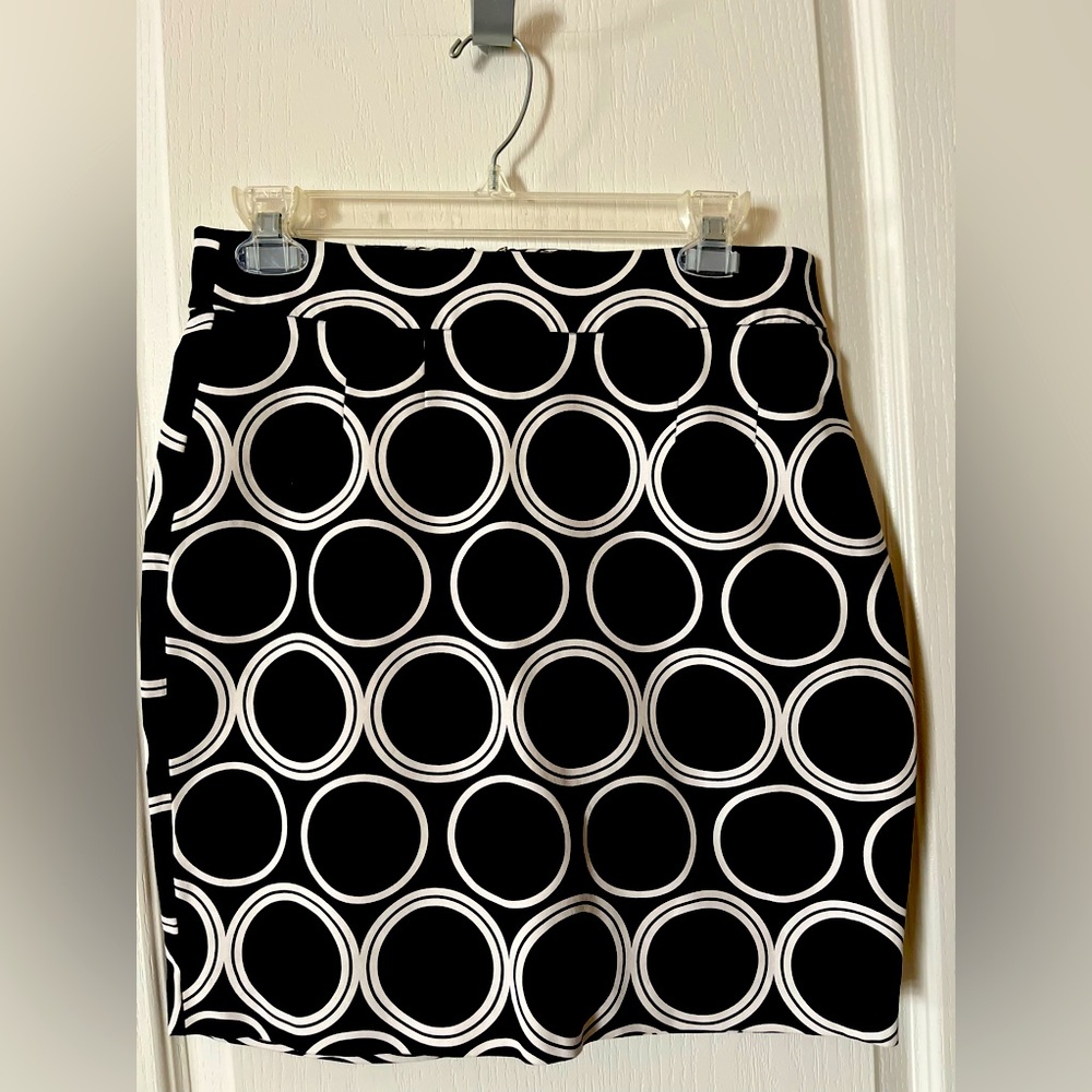 Women’s  skirt size 4